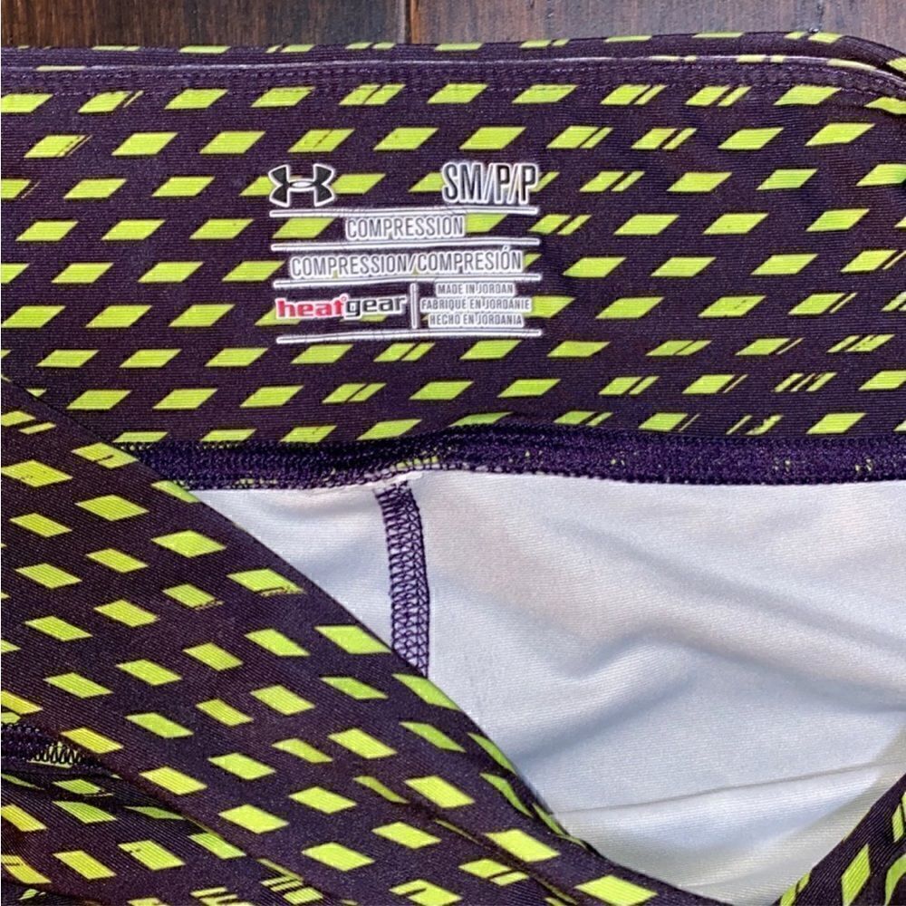 Under Armour Leggings    - Picture 3 of 5